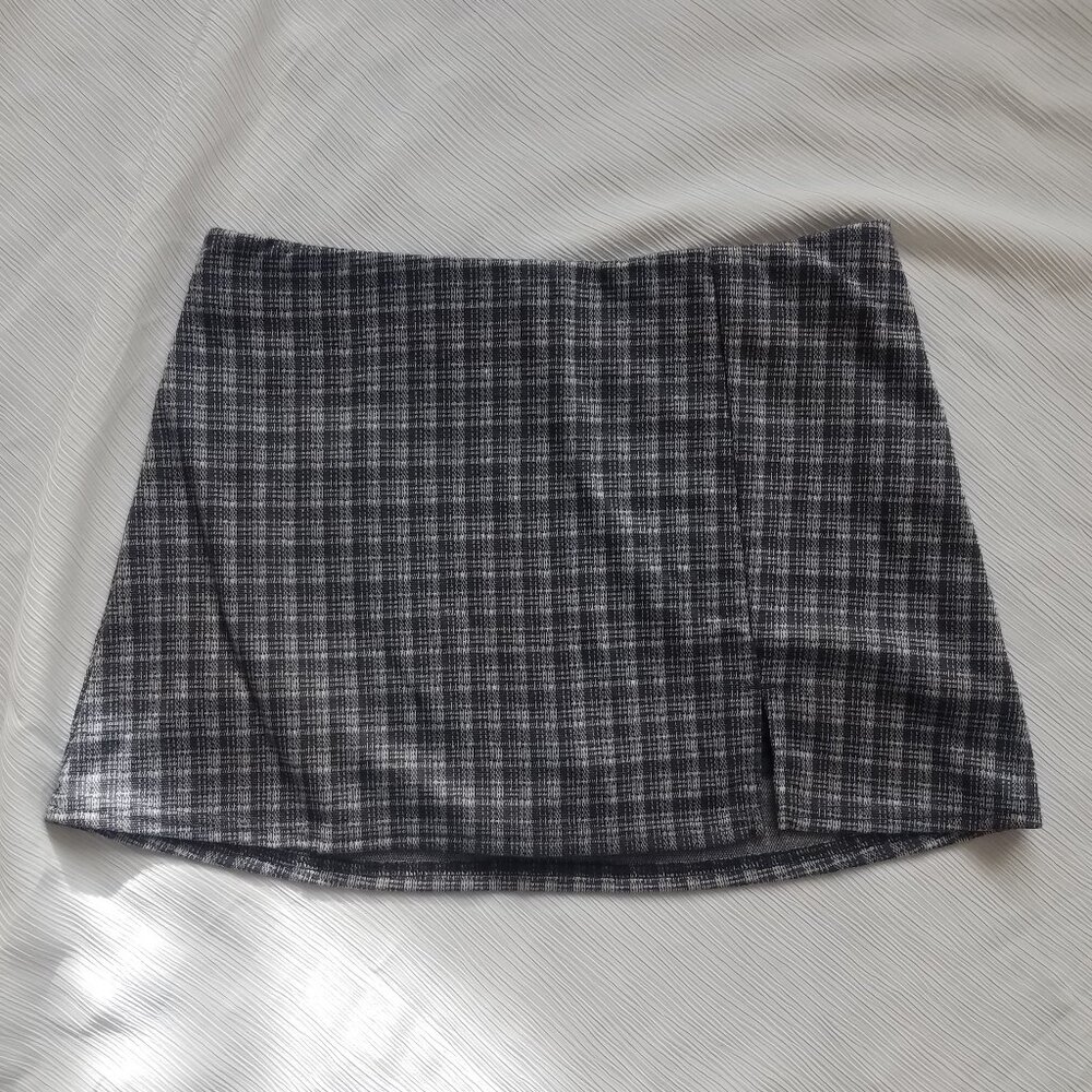 AMERICAN EAGLE- Skirt Skort Gray Plaid SIZE SMALL